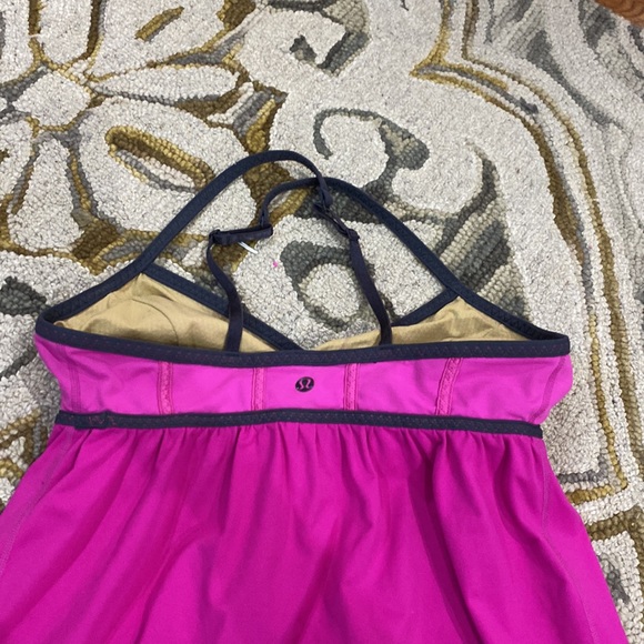 💕Lululemon bright pink gray workout tank with bra sz Medium 💕 - Picture 4 of 11